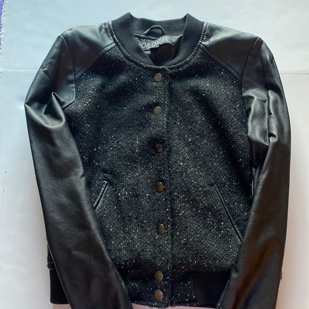 Black blazer from Love Culture size M